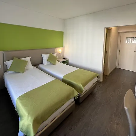 Hotel Navegadores Monte Gordo Esterno foto